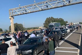 لجنة المتابعة تطلق قافلة سيارات لشلّ الحركة في البلاد احتجاجًا على الجريمة والعنف