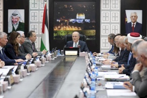 مجلس الوزراء يحدد ساعات الدوام برمضان ويؤكد أنه سيصرف دفعة من الراتب 