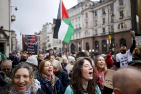 محكمة تقضي بعدم قانونية قرار الحكومة البريطانية بحظر منظمة «فلسطين أكشن»