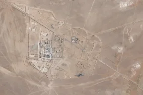 تحول في التوازنات.. دلالات الانسحاب الأمريكي من قاعدة التنف بسوريا