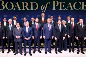 تأكيدات من شعث وميلادينوف بالاستقرار.. ترمب في أول اجتماع لمجلس السلام: سنقدم 10 مليارات دولار لغزة