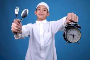 سحور ذكي للصغار.. كيف تساعدين طفلك على الصيام حتى الغروب دون تعب؟