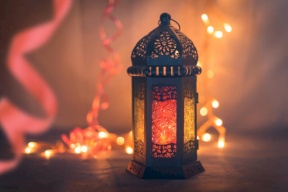 من قلب القاهرة.. فانوس رمضان حكاية رمز لا ينطفئ
