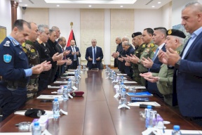 الشيخ يعقد اجتماعًا أمنيًا بحضور رئيس الوزراء وكبار المسؤولين لبحث المستجدات السياسية والأمنية