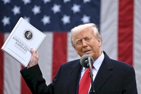 بدء تطبيق تعريفات ترامب الجمركية الجديدة 10% على واردات دول العالم