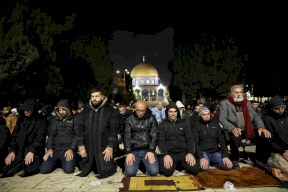 40 ألف مصلٍّ يؤدون صلاتي العشاء والتراويح في المسجد الأقصى