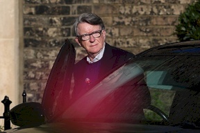 شرطة لندن تفرج بكفالة عن الوزير السابق بيتر ماندلسون على خلفية قضية إبستين