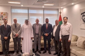 Une délégation de l'Université An-Najah visite le Club d'Amitié Émirats-Palestine pour discuter des perspectives de coopération mutuelle