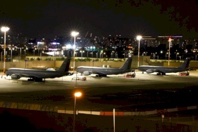 محدث:: إجلاء موظفين.. وصول قطار جوي أميركي لإسرائيل وحاملة أخرى تقترب من سواحل حيفا