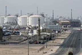 قطر تقلّص عدد العمال بأكبر منشأة لتصدير الغاز المسال في العالم
