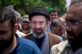 اختيار مجتبى خامنئي مرشدا جديدا لإيران