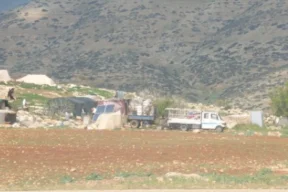 بسبب اعتداءات المستعمرين: ثلاث عائلات ترحل قسرا من عاطوف جنوب شرق طوباس