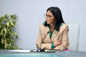 الرئيسة الفنزويلية تطلب من ترمب رفع العقوبات الأميركية