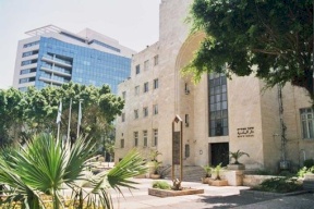 مراكز حقوقية تطالب بلدية حيفا بوقف تدخل طواقم الرقابة في عمل الصحافيين العرب