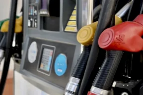 وزارة الطاقة: ارتفاع أسعار البنزين بنوعيه عالميا بنسبة 27.4% في الأسبوع 2 من آذار