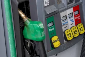 هل يصل سعر النفط إلى 160 دولاراً؟ سيناريوهات السوق الحاسمة