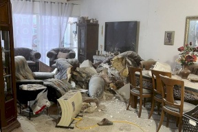 قصف إيراني متواصل يستهدف إسرائيل وسقوط شظايا في رحوفوت