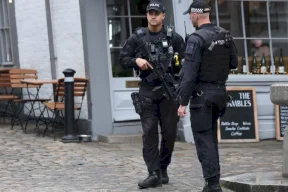 "حاولا دخول قاعدة نووية".. بريطانيا تعتقل شخصين تشتبه في أنهما جاسوسان لإيران