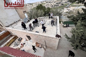 فيديو: الاحتلال يجبر مقدسيًا على هدم منزله ذاتيًا