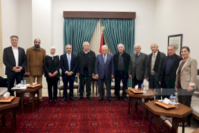 الرئيس عباس يستقبل لجنة متابعة الانتخابات المحلية