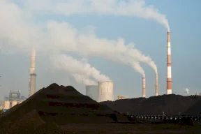 صدمة الطاقة تعيد الفحم للواجهة وتعرقل جهود خفض الانبعاثات