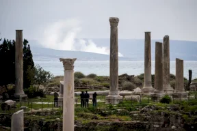 تراث لبنان تحت القصف.. "الدروع الزرقاء" تحاول إنقاذ آثار صور