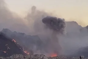 ضربات تستهدف محطة بوشهر ومجمعاً للبتروكيماويات في إيران