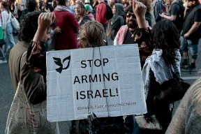 احتجاجات في ألمانيا رفضًا لتسليح إسرائيل وتحويل مصنع "فولكسفاغن" للإنتاج العسكري