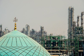 إسرائيل تقصف أكبر منشأة بتروكيميائية بإيران.. ونتنياهو: "نُدمّر آلة المال للحرس الثوري"