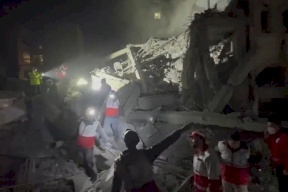 מכות אוויריות אמריקאיות ישראליות הורסות בית כנסת יהודי בטהראן (וידאו)