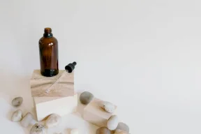 Combien de temps l'huile de menthe poivrée met-elle à agir pour soulager les maux de tête ?