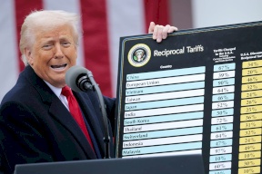 Les États-Unis proposent de nouveaux tarifs d'au moins 10% sur 60 pays