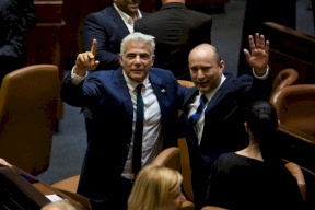 Bennett et Lapid s'unissent dans un seul parti pour les prochaines élections, dirigé par le premier