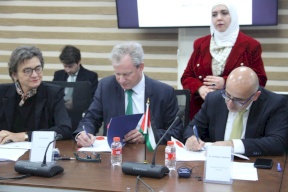 Signature des accords de lancement du projet "Renouvellement" pour le traitement des eaux usées dans le nord-ouest de Jénine