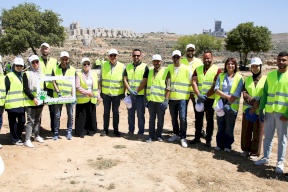 La Banque Islamique Palestinienne participe aux activités de la Journée Nationale de la Propreté en collaboration avec la mairie de Ramallah