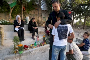 الجيش الإسرائيلي يرد على حجارة مراهقين فلسطينيين بالرصاص الحي في الضفة