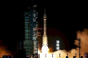 La Chine lance une mission spatiale habitée en préparation de l'envoi d'astronautes sur la Lune
