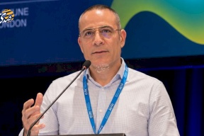 طبيب فلسطيني من قطاع غزة يشارك في مؤتمر EULAR 2026 العالمي لأمراض الروماتيزم في لندن