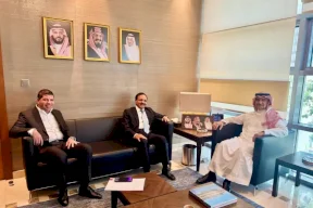 رئيس مجلس إدارة الجامعة العربية الأميركية يبحث مع أمير سعودي آفاق التعاون المشترك