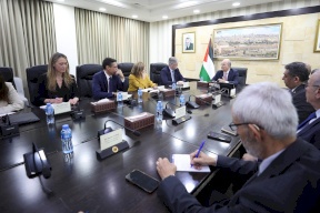 رئيس الوزراء يلتقي وفدا أوروبيا رفيع المستوى على هامش اجتماع منصة الاستثمار الأوروبية الفلسطينية