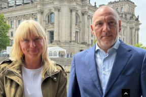 Ambassador Arfa briefs German parliamentary official on the latest developments in Palestine