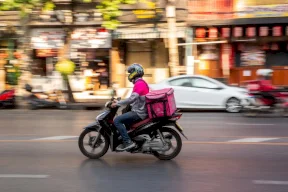 Silent Financial Leak.. How Much Do Food Delivery Apps Cost You Annually?