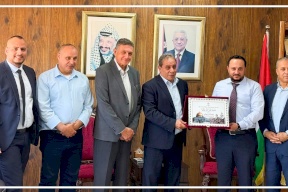 تكريم متبادل بين محافظة بيت لحم وشركة كهرباء القدس وتأكيد على توسيع مشاريع الطاقة الحديثة