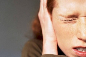 هل أصوات الآخرين أثناء تناول الطعام تدفعك الى الجنون؟ إنك مصاب بـ...