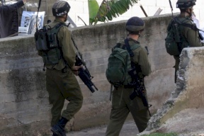 الاحتلال يخطر بهدم منازل في دير أبو مشعل وسلواد