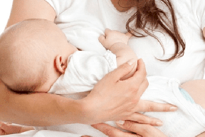 الرضاعة الطبيعية تحمي طفلك من هذا المرض المؤلم.. ما هو؟