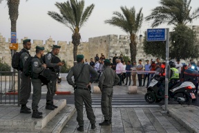 الاحتلال يغلق منطقة باب العامود 