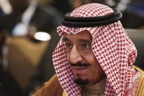 العاهل السعودي يطيح بولي عهده!