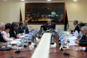 قرار من الحكومة باحالة 6145 موظفا من غزة للتقاعد المبكر