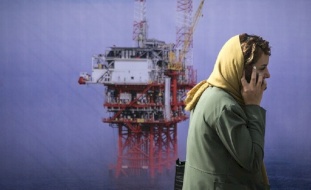 الصين تعلن حجم استيرادها من النفط الإيراني